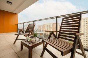 Warsaw Exclusive Apartment with Parking & Balcony by Renters Prestige