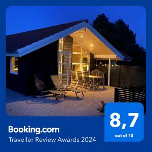 Moderne sommerhus, 8 senge, 250 mtr til sandstrand