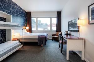 Family Room (2 Adults + 2 Children) room in Quality Hotel Skjærgården