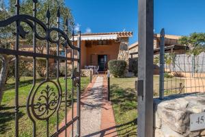 Comfort a 4 minuti dal mare- Giardino e bbq img15
