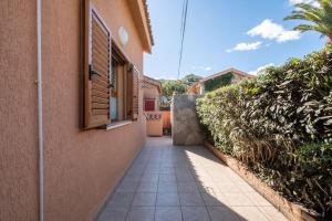 Comfort a 4 minuti dal mare- Giardino e bbq img39