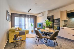 Garden View 9 - Two Bedroom Apartment