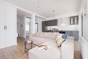 Apartment in Krakow with parking and balcony by Renters