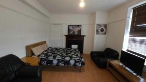 London Edgware Station Apartment