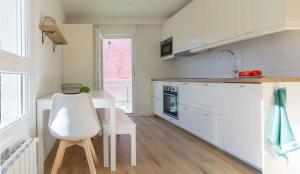 Martinenea -Luminosa vivienda by Egona