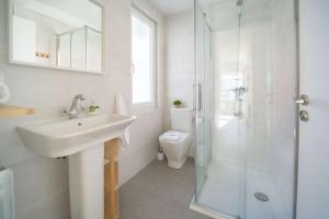 Martinenea -Luminosa vivienda by Egona