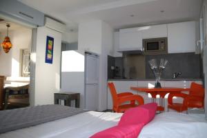 Duplex 121A, Port nature