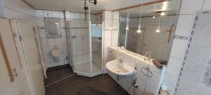 Ferienwohnung MW 1b 82m2 Höxter Weserbergland Weser inkl 2 Terrassen Wäsche und Endreinigung Self CheckIn
