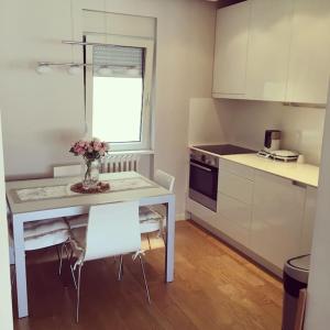 Mayas Downtown Apartment