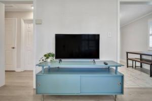 4 BDR Tybee Family Home with Hot Tub Close to Beac