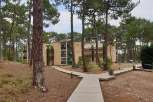 Appartements Residence Les Grands Pins - T2 avec piscine : photos des chambres