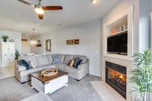 Lake Ozark Condo with Water Views and Pool Access!