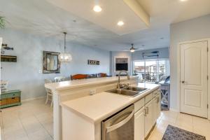 Lake Ozark Condo with Water Views and Pool Access!