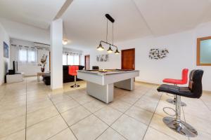 Villa Flavia - Private Pool, Jacuzzi, BBQ and Game Room By Lanzarote Vacation Homes