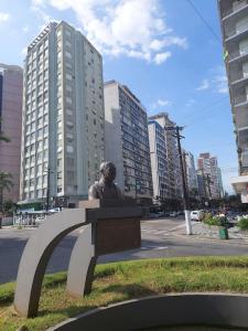 Vista ao mar, Wi-fi, Ar Cond, Portaria 24h, enxoval