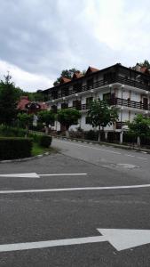 Pensiunea Madalina - LIMARA