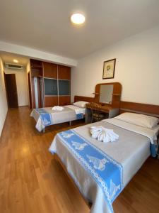 Twin Room with Balcony room in Hotel Frankoni