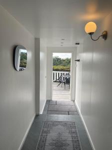 Fin uthyrningsdel med egen terass