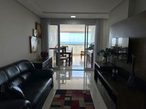 Apto 3Q de frente para o mar na Praia do Morro