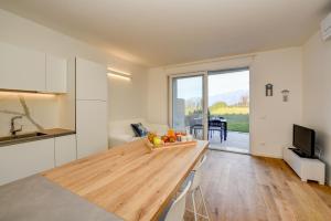 Paradeis Apartment