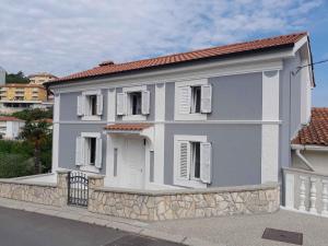 Apartment in Vrbnik - Insel Krk 45252 