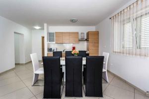 Apartment in Vrbnik - Insel Krk 47194 