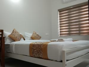 Greenview Royal Stay Near Amrita Hospital Edappally