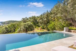 Villa Viviere -Nestled just 100 meters above the charming village of Sivota