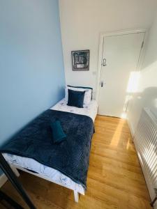 Guest Rooms 15 minutes to Central London