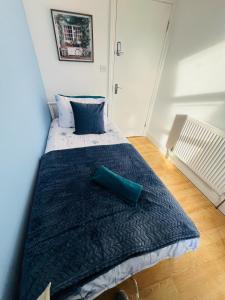 Guest Rooms 15 minutes to Central London