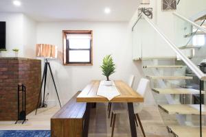 75-5 Luxury 3BR Duplex W d Elevator bldg