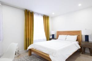 75-5 Luxury 3BR Duplex W d Elevator bldg