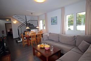 Villa Can Bella, 15 Minuten laufen Sie bis zum Strand