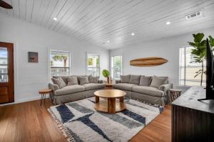 Sol House- Summer of Love Tybee Getaway wPool