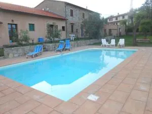 Casolare con piscina 2 - Gabbro