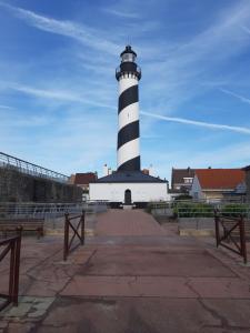 Maisons de vacances Gite sur Grand Fort Philippe : Maison 2 Chambres