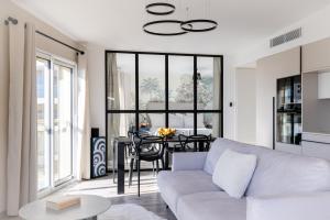 SPLENDIDE APPARTEMENT NICE BLUE PEARL TOUT CONFORT VUE MER PANORAMIQUE