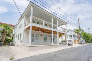 Freshly Renovated Tybee Beach Home:Short Walk to B