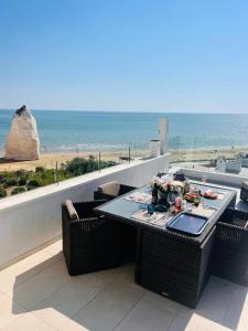 V Penthouse