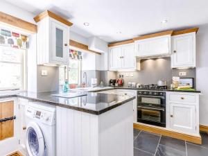 3 Bed in Bourton-on-the-Water PTREE