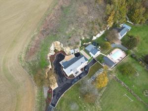 Gîtes de charme avec jacuzzi, piscine chauffée, et activités familiales près du Zoo de Beauval et des Châteaux - FR-1-591-566
