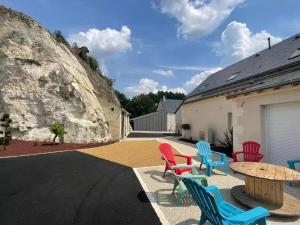 Gîtes de charme avec jacuzzi, piscine chauffée, et activités familiales près du Zoo de Beauval et des Châteaux - FR-1-591-566