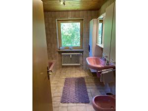 Appealing apartment near lake