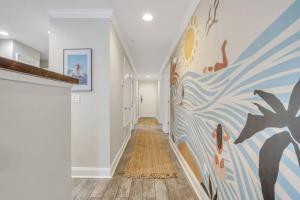 Beach Front Condo wPool, Restaurant, and Bar