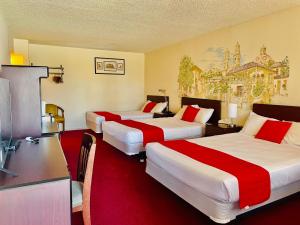 Deluxe Triple Room room in San Miguel Inn By OYO