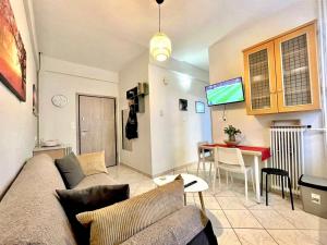 Modern & Quiet 4th Floor Flat - 3 from Metro