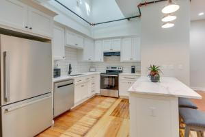 Spacious Downtown Hot Springs Vacation Rental!