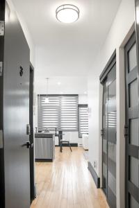 Chic 1-Bedroom Retreat in Montreals Vibrant Plateau Mont-Royal Area - Apt 3