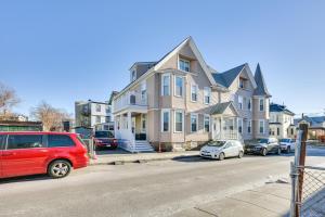 Cozy Boston Apartment Near Franklin Park Zoo!