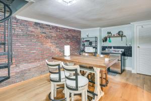 Cozy Boston Apartment Near Franklin Park Zoo!